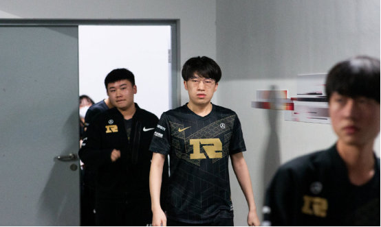 而就在这千 而就在这千